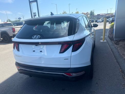 Used 2022 Hyundai Tucson SE AWD/4WD image 5