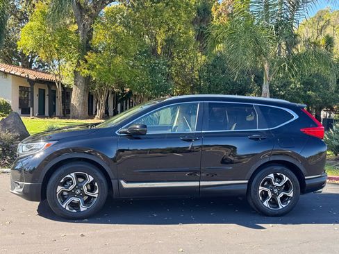 Used 2018 Honda CR-V Touring image 2