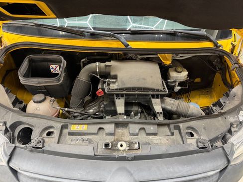 Used 2021 Mercedes-Benz Sprinter 2500 image 7