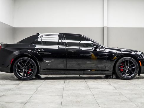 Used 2023 Chrysler 300 C image 6