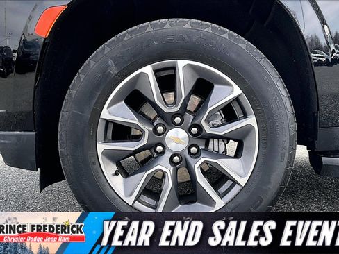 Used 2021 Chevrolet Suburban LT image 8