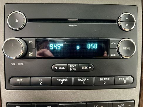 Used 2011 Ford F350 Lariat w/ Lariat Interior Pkg image 9