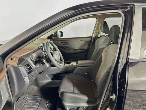 Used 2023 Nissan Rogue SV FWD image 11