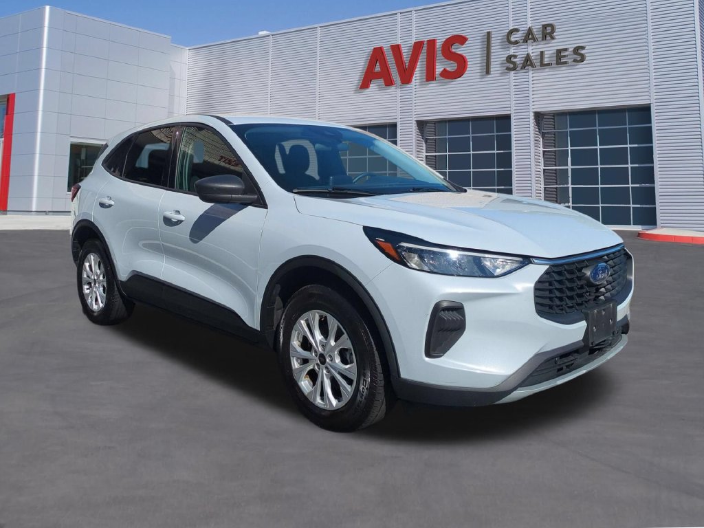 Used 2025 Ford Escape Active AWD/4WD image 3