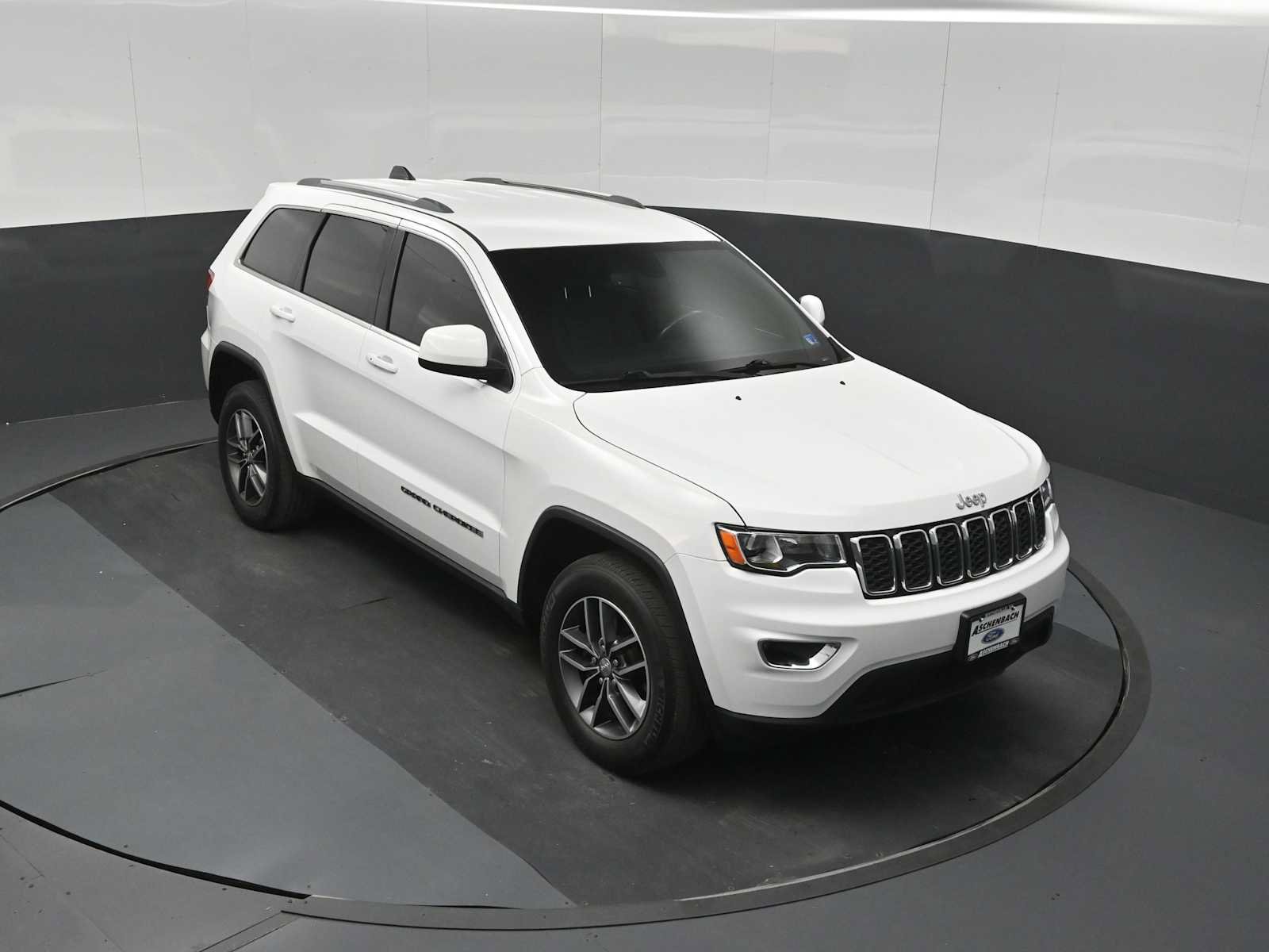 Used 2018 Jeep Grand Cherokee Laredo AWD/4WD image 22