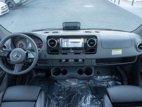 Used 2026 Mercedes-Benz Sprinter 2500 image 12