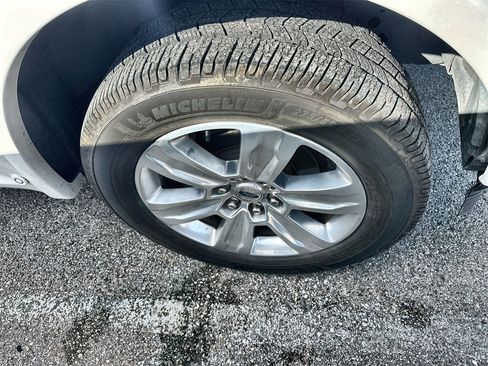 Used 2019 Ford F150 Platinum w/ Equipment Group 701A Luxury image 5