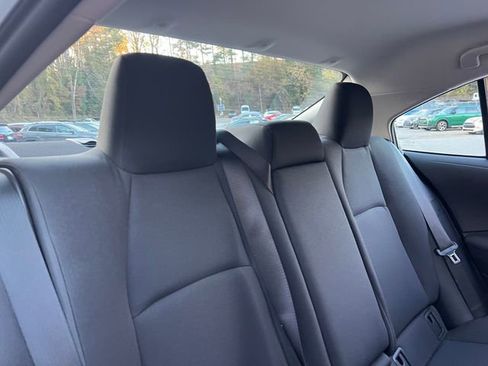 Used 2025 Toyota Corolla LE image 27