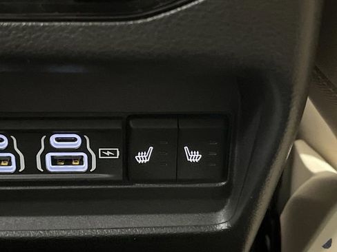 Used 2024 Jeep Grand Cherokee Limited image 35