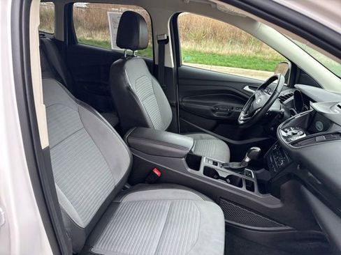 Used 2017 Ford Escape Titanium image 18