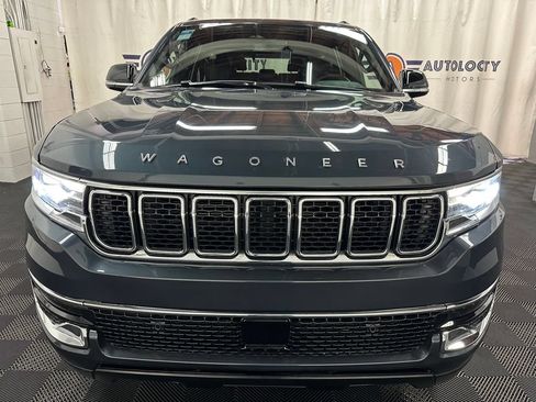 Used 2025 Jeep Wagoneer 4WD w/ Premium Group I image 4