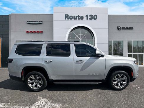 Used 2022 Jeep Wagoneer Series II AWD/4WD image 5