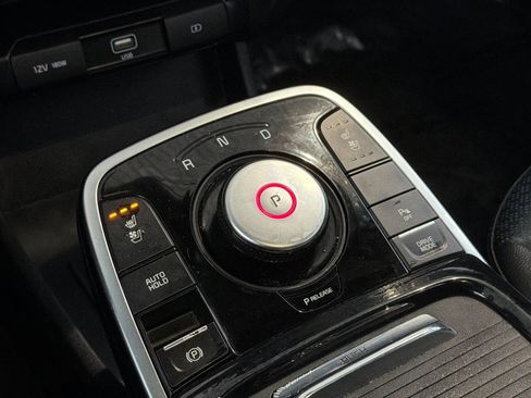 Used 2022 Kia Niro EX Premium image 16