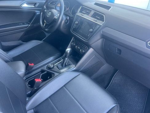 Used 2020 Volkswagen Tiguan SE w/ Panoramic Sunroof Package AWD/4WD image 13