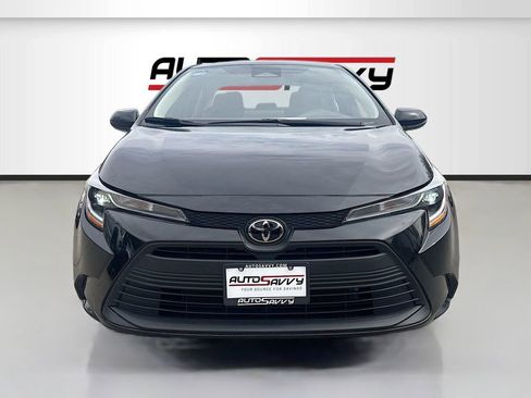 Used 2024 Toyota Corolla LE image 2