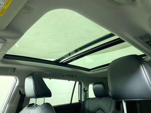 Used 2021 Toyota Highlander Platinum image 17