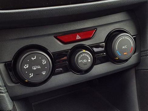 Used 2018 Subaru Crosstrek 2.0i Premium w/ Eyesight System image 18