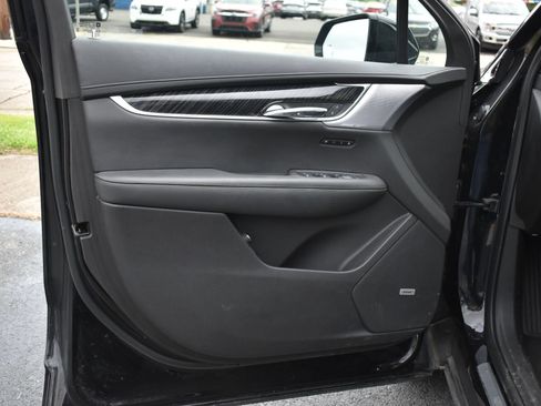 Used 2023 Cadillac XT6 Premium Luxury AWD/4WD image 11