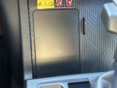 Used 2025 Toyota 4Runner Limited image 31