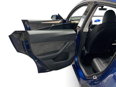 Certified 2023 Tesla Model Y AWD image 10
