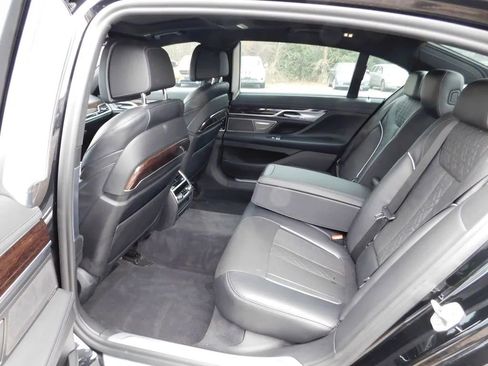 Used 2022 BMW 740i xDrive w/ M Sport Package AWD/4WD image 12