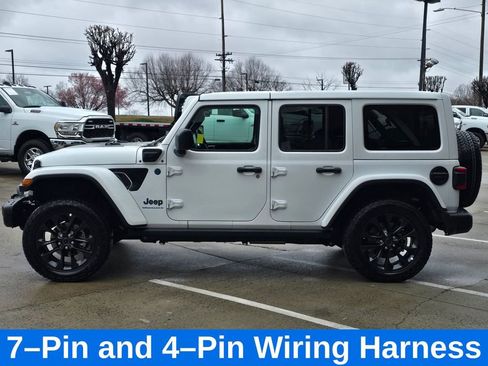 Used 2025 Jeep Wrangler Unlimited Sahara image 8