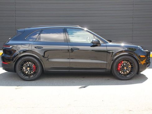 New 2026 Porsche Cayenne S image 9