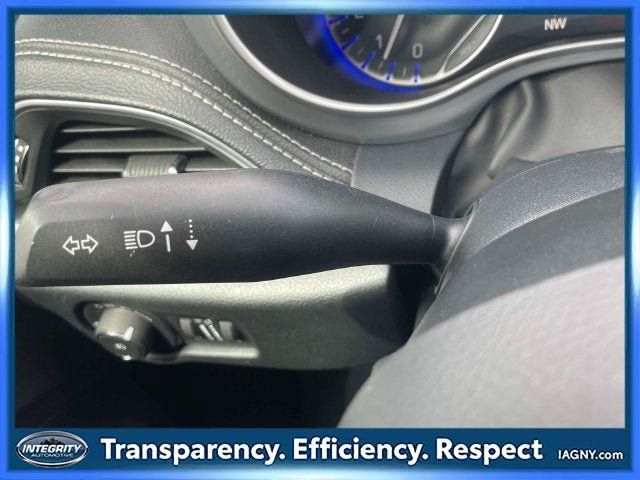 Used 2025 Chrysler Pacifica Limited FWD image 24