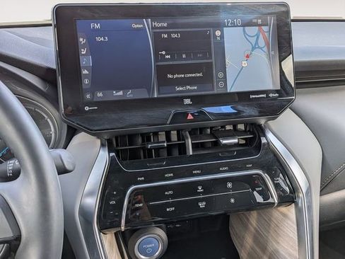 Used 2021 Toyota Venza Limited image 12