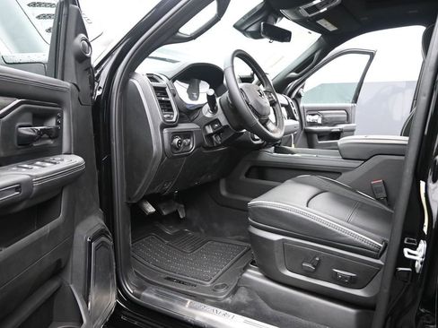 New 2026 RAM 2500 Limited AWD/4WD image 9