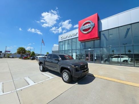 Used 2025 Toyota Tacoma SR5 image 1