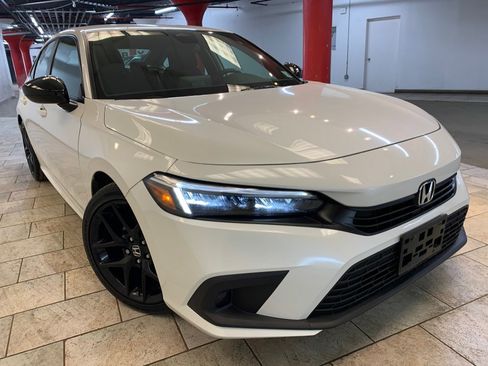 Used 2023 Honda Civic Sport image 2