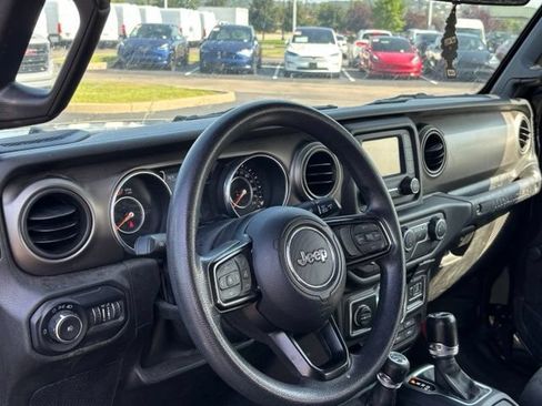 Used 2018 Jeep Wrangler Unlimited Sport AWD/4WD image 12
