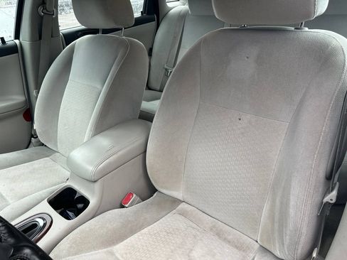 Used 2011 Chevrolet Impala LT FWD image 4
