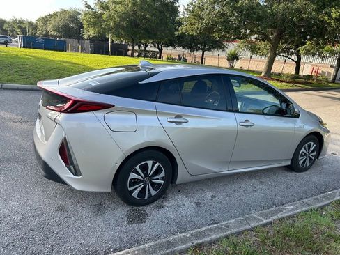 Used 2019 Toyota Prius Prime Advanced FWD image 6