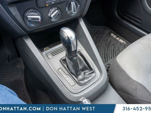 Used 2017 Volkswagen Jetta S image 12