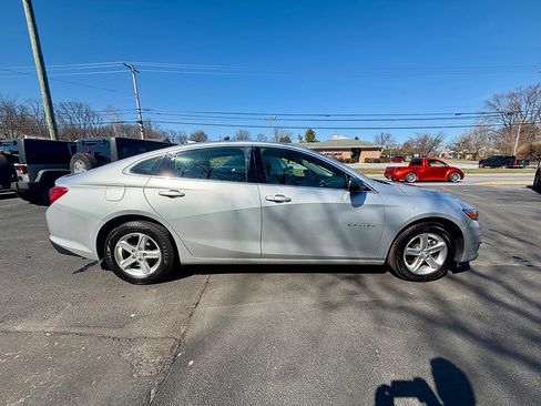 Used 2021 Chevrolet Malibu LS FWD image 4