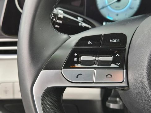 Used 2023 Hyundai Elantra Limited FWD image 18