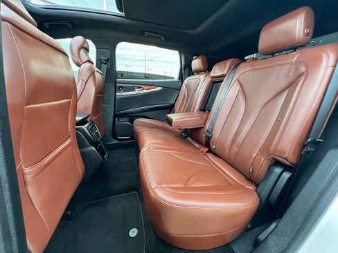 Used 2019 Lincoln Nautilus Reserve image 21