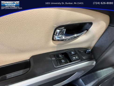 Used 2017 Nissan Titan SV AWD/4WD image 16