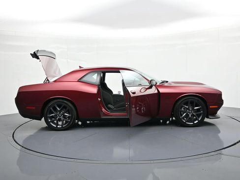 Used 2023 Dodge Challenger R/T w/ Blacktop Package image 29