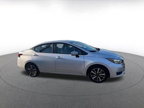 Used 2025 Nissan Versa SV image 2