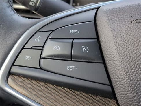 Used 2017 Cadillac XT5 Platinum image 25