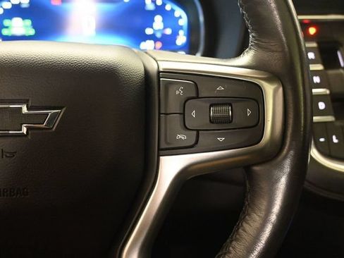 Used 2023 Chevrolet Suburban Z71 w/ Luxury Package AWD/4WD image 32