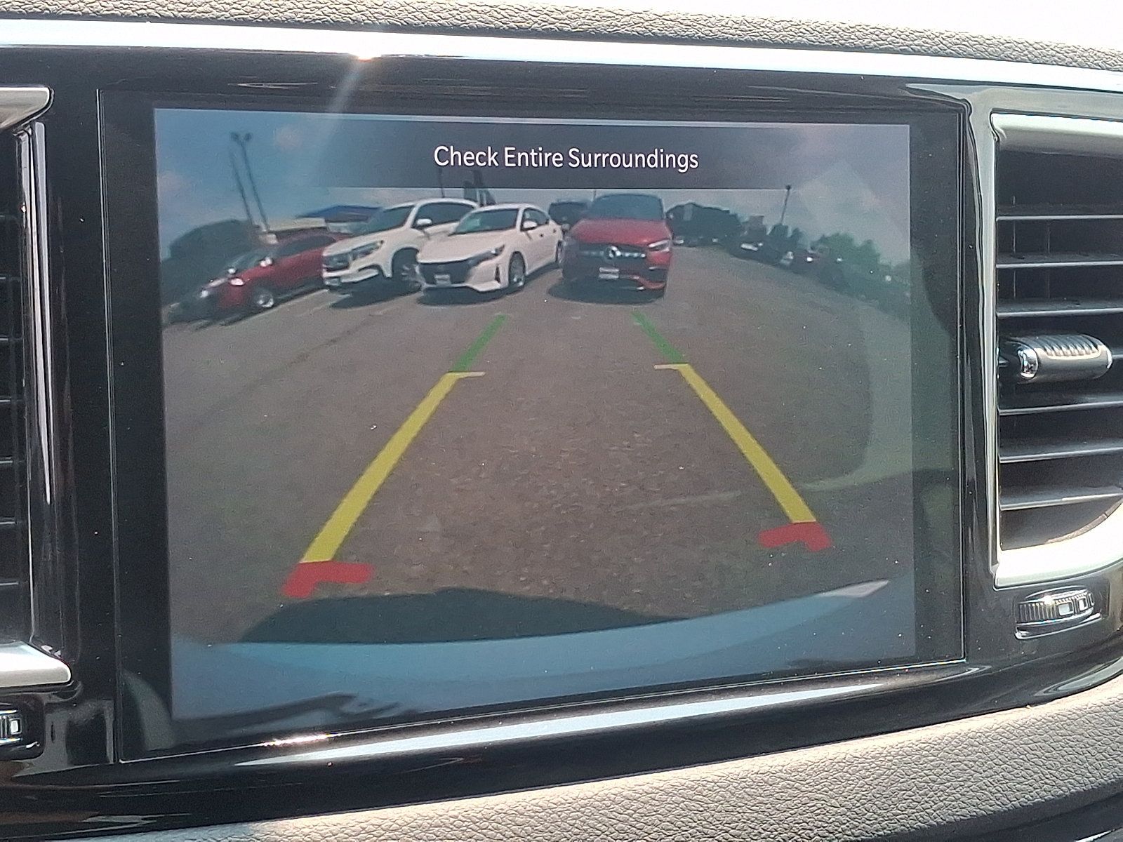 Used 2024 Chrysler Pacifica Touring-L FWD image 19