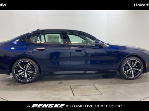 Used 2026 BMW 530i w/ M Sport Package RWD image 9