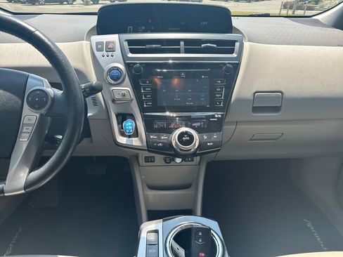 Used 2015 Toyota Prius V Five w/ Advanced Technology Package FWD image 18