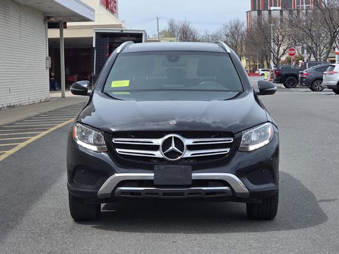 Used 2017 Mercedes-Benz GLC 300 4MATIC image 2