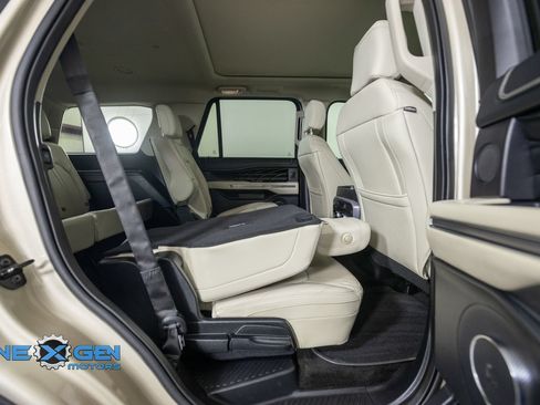 Used 2018 Ford Expedition Platinum AWD/4WD image 44