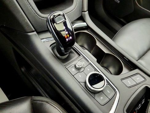 Used 2024 Cadillac XT6 Premium Luxury w/ Technology Package image 16